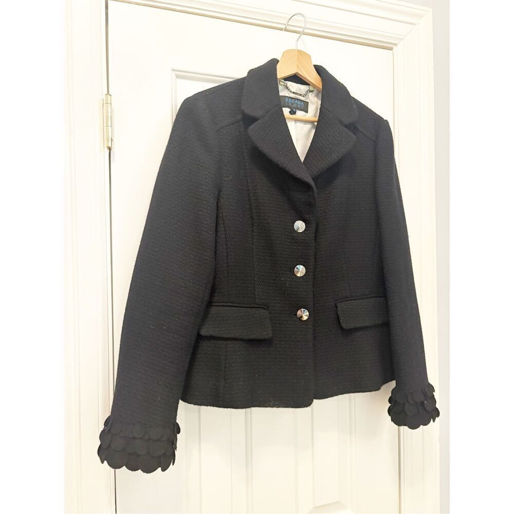 Escada Sport Size 42 Boucle Blazer Jacket Black Wool Blend Appliqué Quiet Luxury